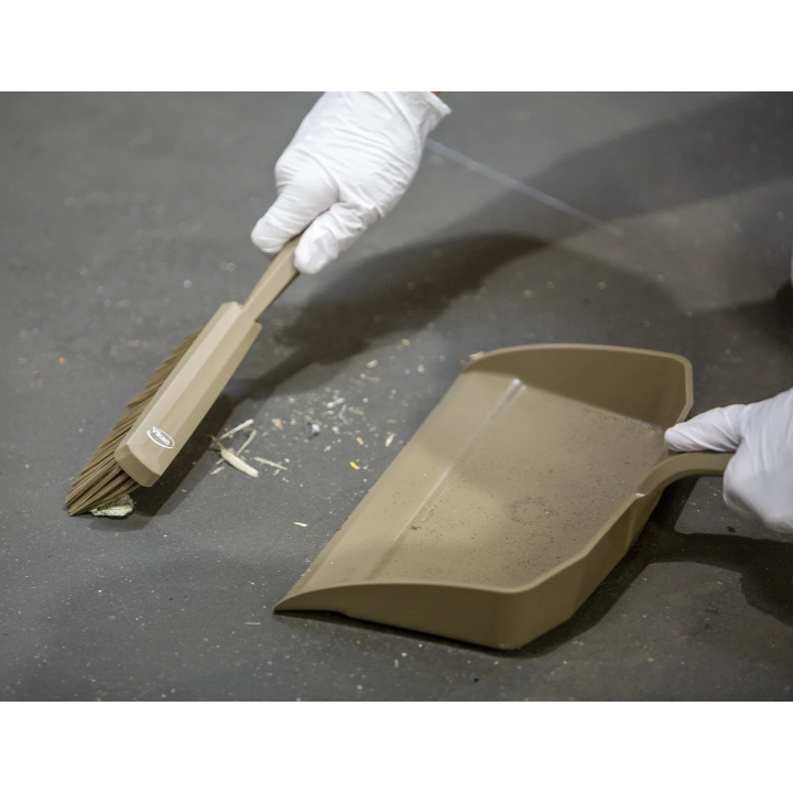 Zmiotka ręczna z uchwytem, średnia, długość 330 mm, czerwona, VIKAN 45894 Zmiotka ręczna z uchwytem, średnia, długość 330 mm, czerwona, VIKAN 45894