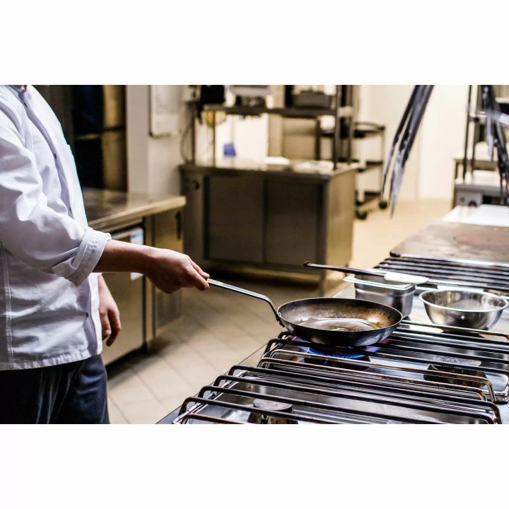 Patelnia ze stali węglowej de Buyer Carbone Plus D-5100-28