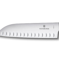 Nóż Santoku Grand Maître Victorinox Wood 7.7320.17G