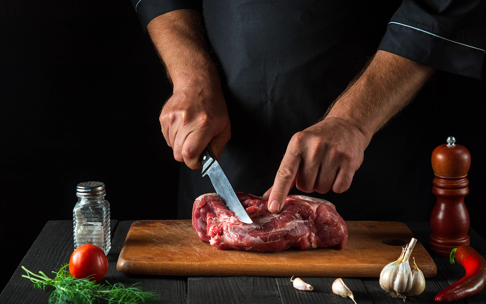 Nóż do trybowania – niezbędne narzędzie w profesjonalnej gastronomii